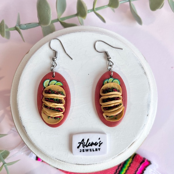 Taco Plate Earrings - Picture 2 of 2